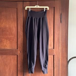 Old Navy Powersoft High Rise Leggings Go-Dry size S Small Black